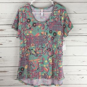 BNWT L LuLaRoe Classic T